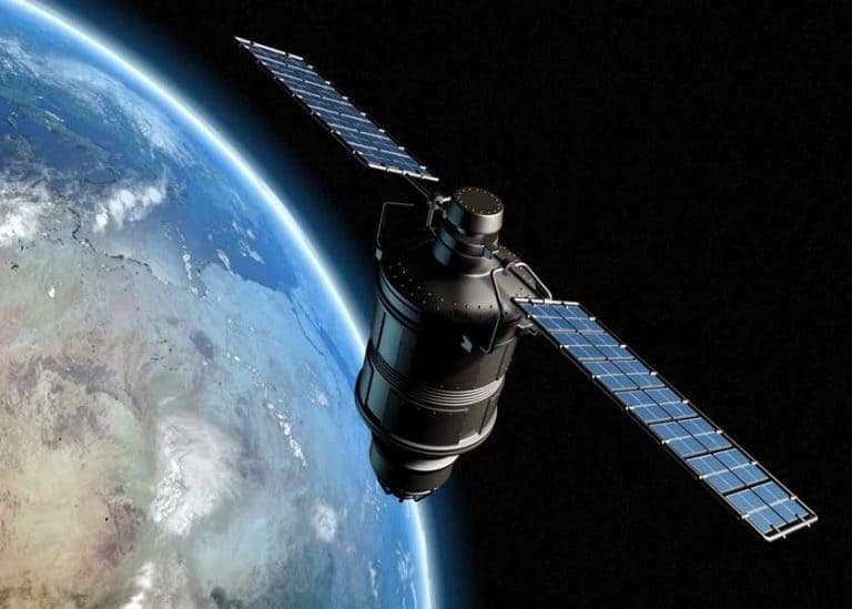 Infineon lancia la prima RAM ferroelettrica (F -RAM) con capacità di 2 Mb qualificata per lo spazio