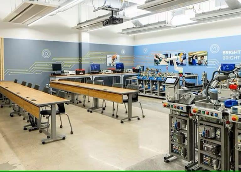 Inaugurato presso l’Austin Community College il laboratorio di produzione avanzata di NXP Semiconductors