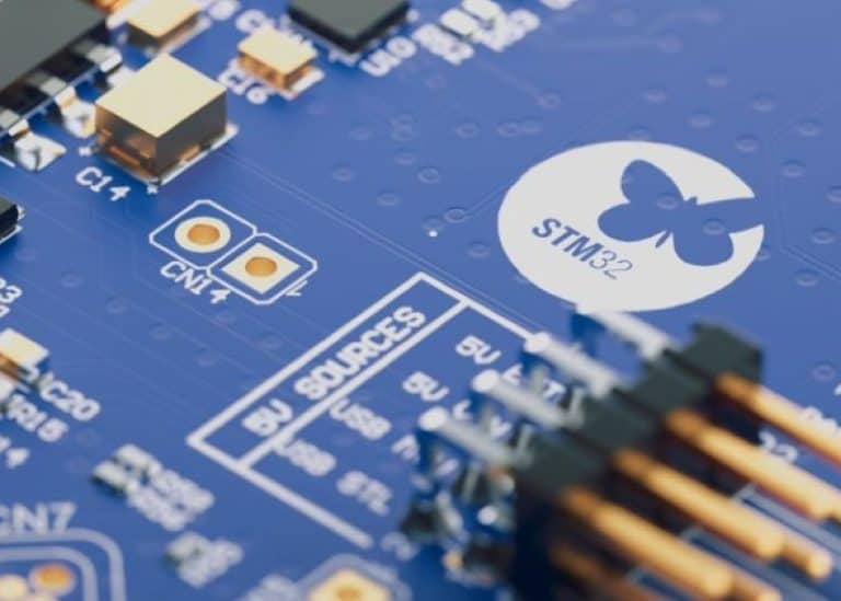 Inizia la produzione in volumi di microcontrollori STM32 di STMicroelectronics in Cina