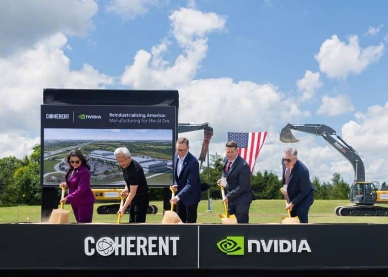 L’IA corre alla velocità della luce: NVIDIA e Coherent scalano la produzione di semiconduttori composti